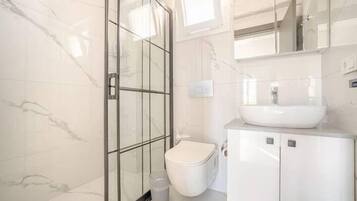 Shower, hydromassage showerhead, slippers, heated floors