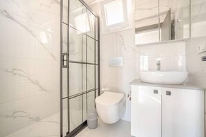 淋浴設備、水療按摩蓮蓬頭、浴室地暖系統