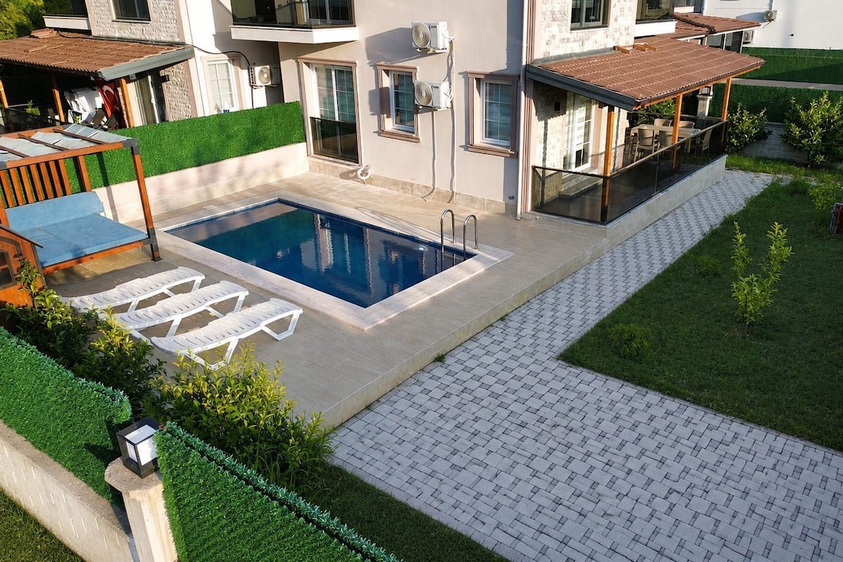 Deluxe Villa, Mountain View | Iron/ironing board, free WiFi, bed sheets