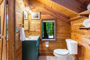 Shower, hair dryer, towels - Cozy Cabin Retreat+ Hot Tub + Private + Pet Welcom (Blue Ridge)
