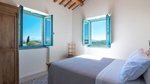 5 habitaciones, tabla de planchar con plancha y wifi gratis 