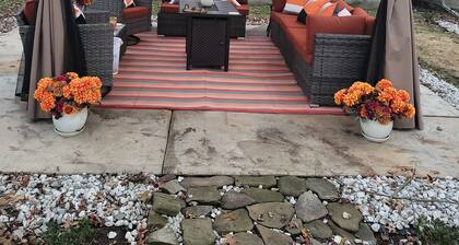 Spacious 4-bedroom house in Garfield Hts w/ workout room, wifi, patio,