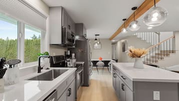 House, 3 Bedrooms, Non Smoking | Interior detail