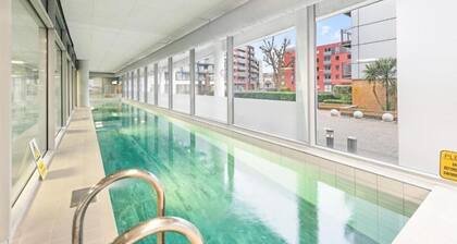 1br-4guests-pool-gym-parking-neargreenwich