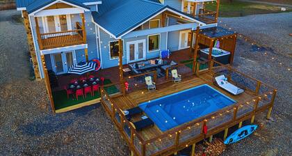 Cozy River Getaway W/ Heated Pool, Pool Table, Kayaks, Fishing | EV