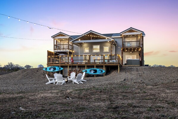 Exterior - Cozy River Getaway W/ Heated Pool, Pool Table, Kayaks, Fishing | EV (Broken Bow)