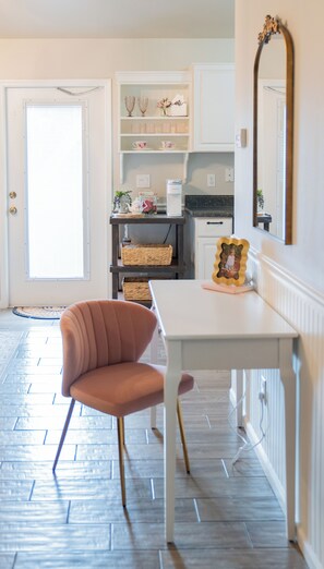 Interior - Peaceful Place a Charming 3-bedroom house with AC and WiFi in Fort Myers (Fort Myers)