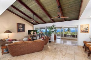 Smart TV - Hale Haku Home- Unbelievable Ocean Views! (Kailua-Kona)