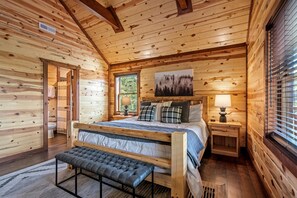 8 bedrooms, iron/ironing board, WiFi, bed sheets - Sleeps ~22, Heated Indoor Pool, Hot Tub, Game Room, outdoor fireplace, big deck (Sevierville)