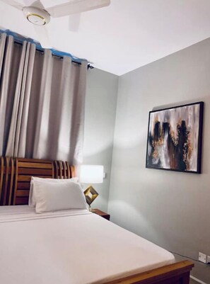 3 bedrooms, in-room safe, desk, iron/ironing board
