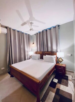 3 bedrooms, in-room safe, desk, iron/ironing board