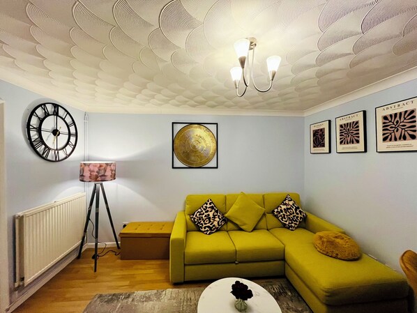 Smart TV, music library