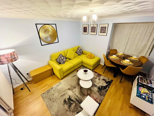Smart TV, music library