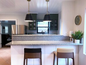 Fridge, microwave, oven, stovetop - 3-Bedroom Dog Lovers' Retreat in Charming Vero Beach (Vero Beach)