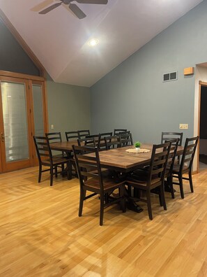 Dining - Quiet Spacious 5-Bedroom House or Crafting Retreat In Chilton, WI! (Chilton)
