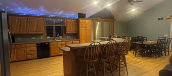 Quiet Spacious 5-Bedroom House or Crafting Retreat In Chilton, WI!