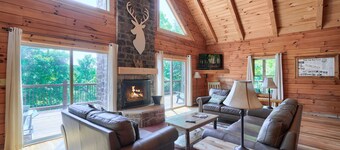 Waccabuck | Pool | Hot Tub