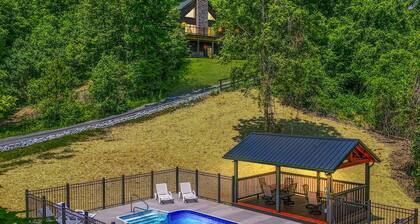 Waccabuck | 17.5 Private Acres, Pool, Hot Tub