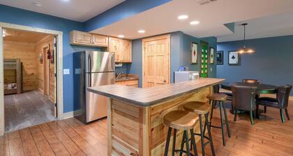 Sandstone Valley Estate | Hocking, Indoor Pool