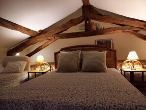 3 slaapkamers, een strijkplank/strijkijzer, reisbedje, gratis wifi