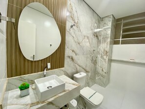 Apartment | Bathroom - Edifício Regente (Praia Grande)