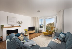 Smart TV - 7 Whitehouse invites six guests to enjoy a slice of Cornish paradise (Newquay)