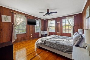 4 Schlafzimmer, Bügeleisen/Bügelbrett, Reisekinderbett, kostenloses WLAN