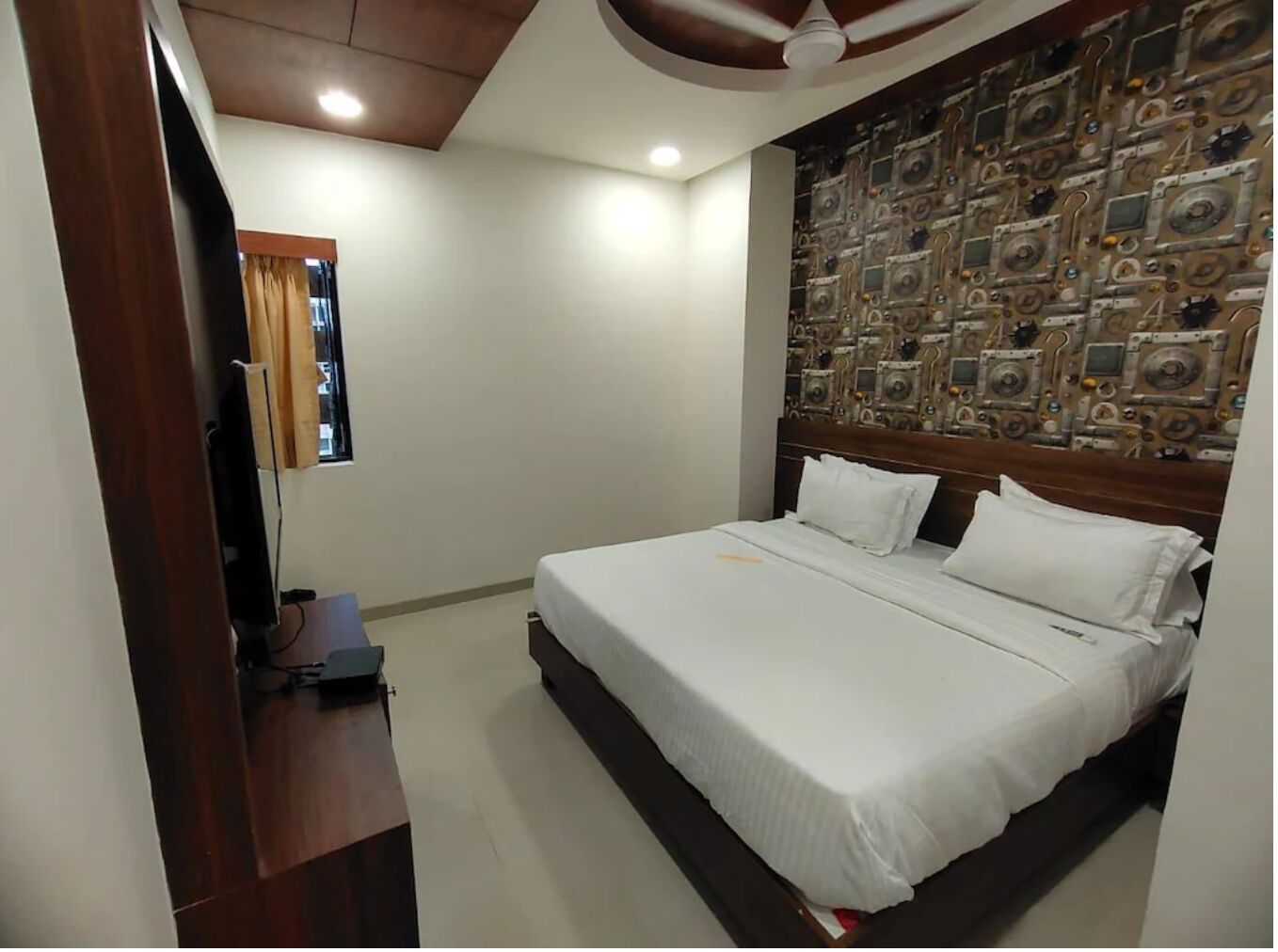 Chambre Double, vue ville | Bureau, Wi-Fi gratuit