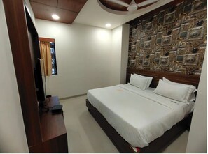 Kamar Double, pemandangan kota | Meja kerja dan Wi-Fi gratis