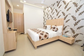 Chambre double, vue sur la ville | Bureau, accès au Wi-Fi (inclus)