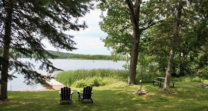 Sunset Haven in tranquil Remer with AC, WiFi. Enjoy a peaceful getaway!