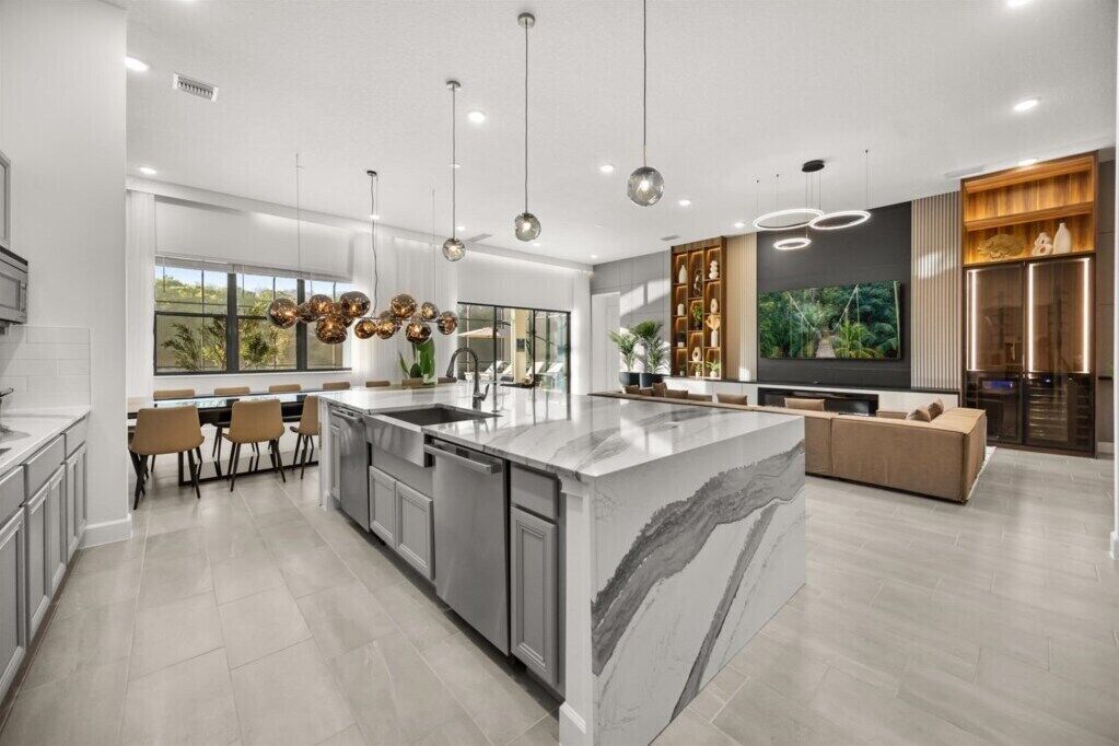 المنشأة من الداخل