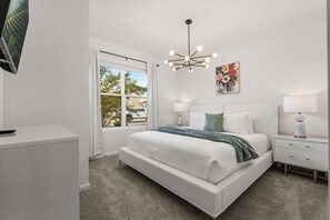 4 habitaciones, tabla de planchar con plancha, wifi y ropa de cama