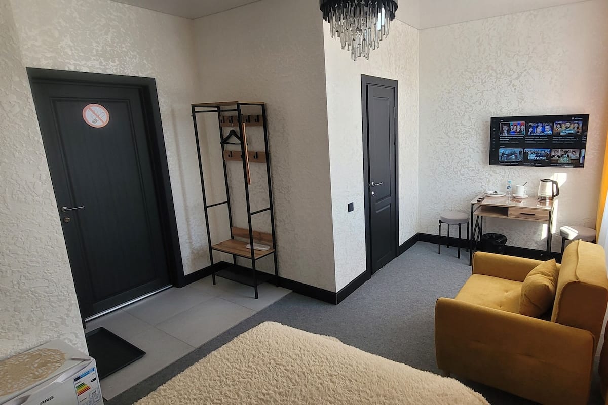 Luxury Double Room | Down comforters, desk, blackout drapes, soundproofing