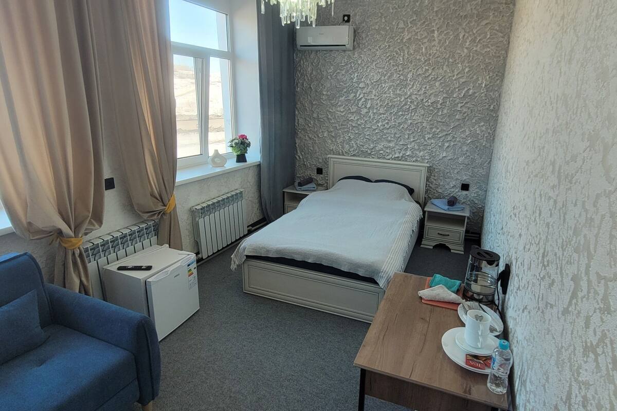 Chambre Double Familiale, 1 chambre, non-fumeurs, climatisation | Couette en duvet d'oie, bureau, rideaux occultants