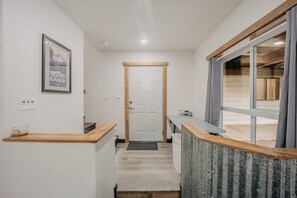 Cabin, 3 Bedrooms, Smoking, Balcony | Interior