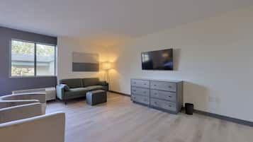 Superior Studio Suite, 1 King Bed, Kitchenette | Blackout drapes, iron/ironing board, free WiFi, bed sheets