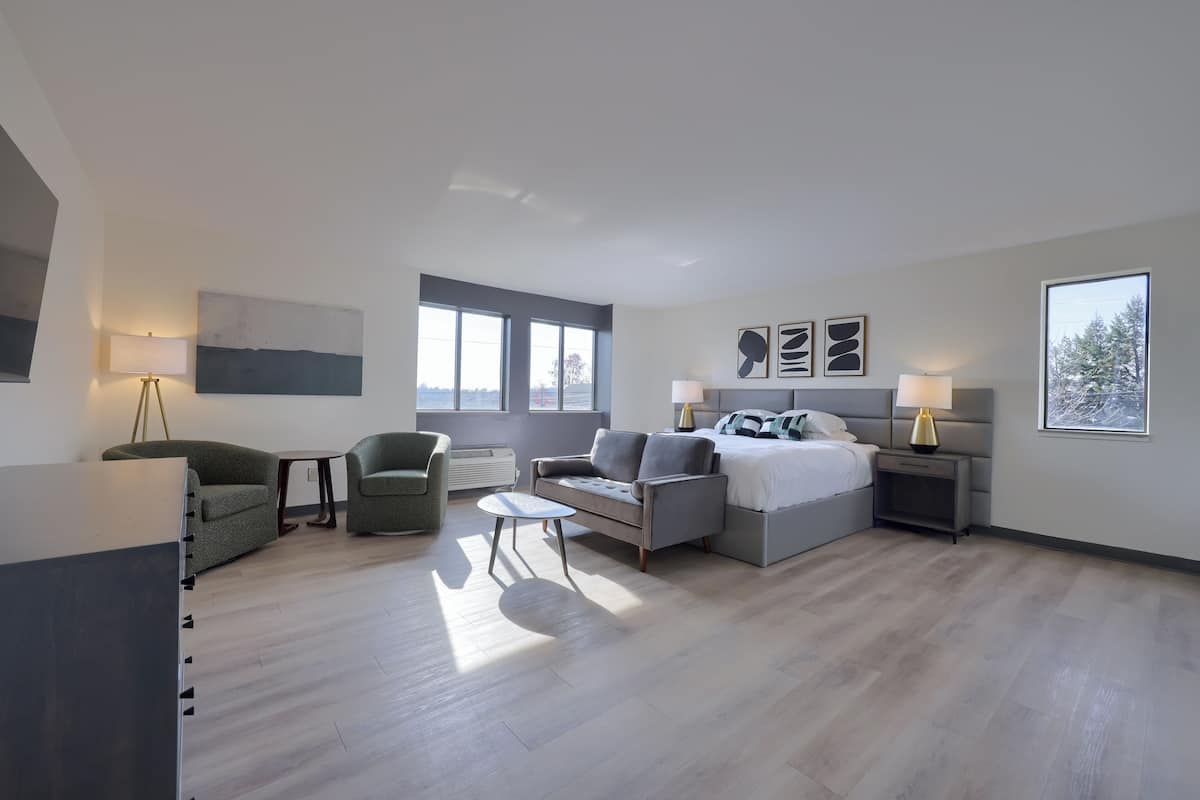 Blackout drapes, iron/ironing board, free WiFi, bed sheets