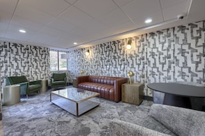 Siddeområde i lobbyen