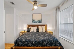 1 bedroom, iron/ironing board, free WiFi, bed sheets - It's all about location at the Caribbean Jewel! (Destin)