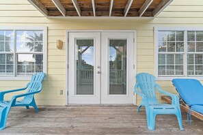 House, Multiple Beds (Lazy Dayz) | Terrace/patio