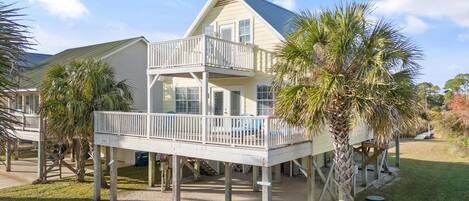 ハウス ベッド (複数台) (Lazy Dayz) | 外観