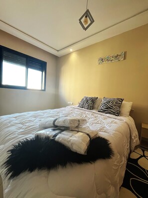 1 bedroom, iron/ironing board, WiFi, bed sheets - Modern studio in the heart of Casablanca (Casablanca)