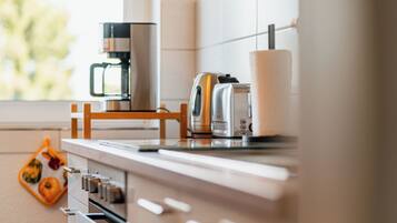 Køleskab, ovn, kogeplade, opvaskemaskine