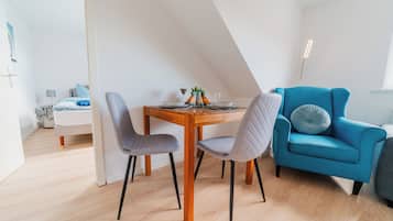 2 soveværelser, skrivebord, strygejern/strygebræt, weekendseng