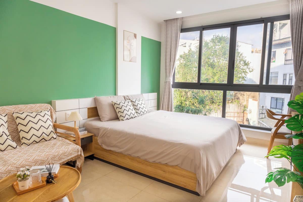 1 bedroom, premium bedding, memory-foam beds, minibar