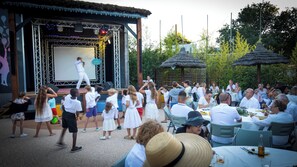 Outdoor dining - Mobile home rental for 6 months in Camping 4étoiles Le Paradis à Carcans (Carcans)