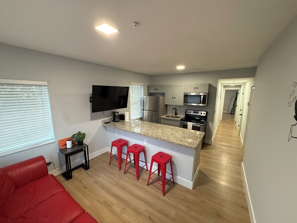 Private kitchen - Perfect Central Last Minute Stay! (Miami)