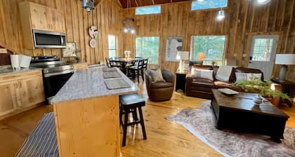 Hidden Oaks Cozy Cabin #5