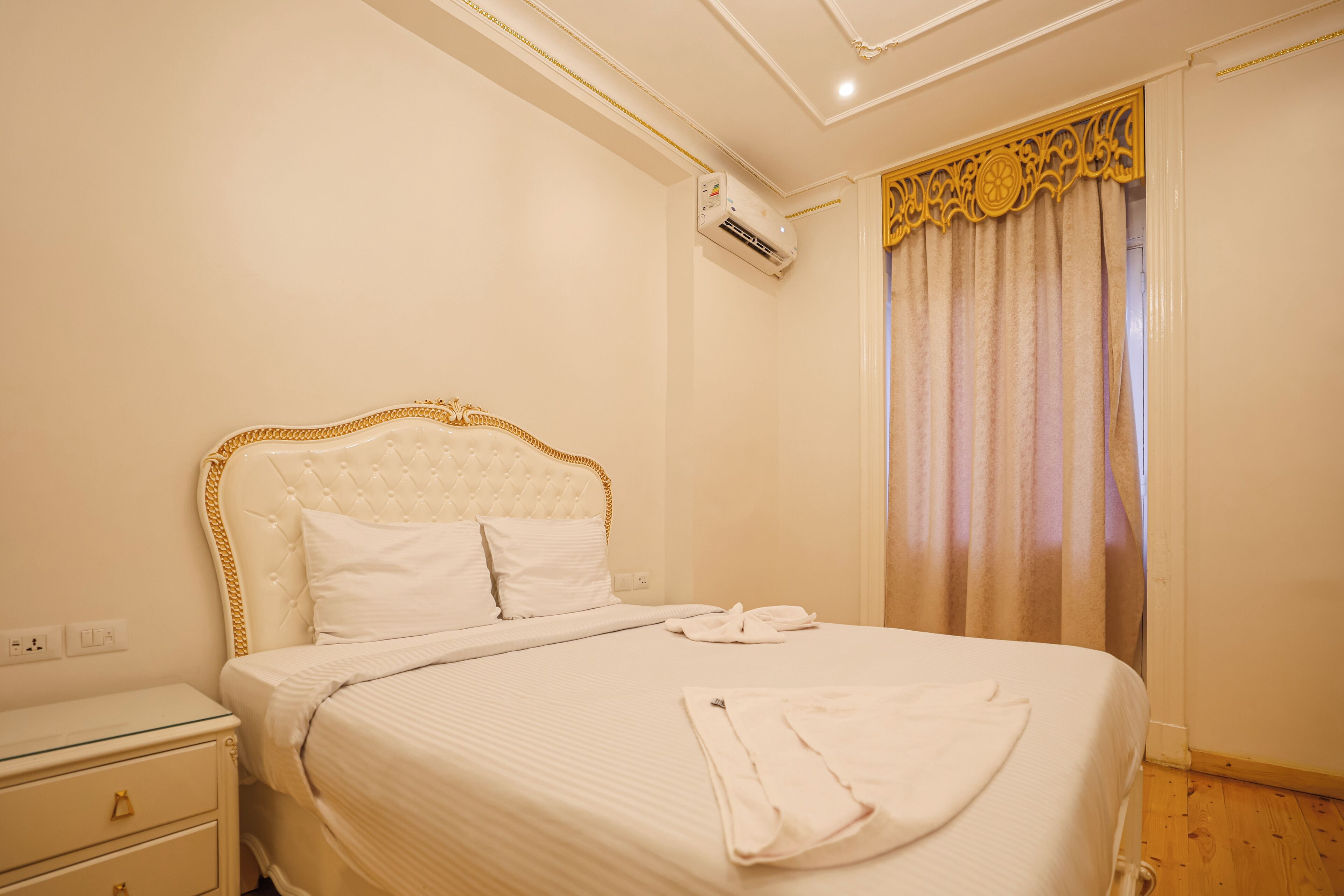 In-room safe, laptop workspace, blackout curtains, soundproofing